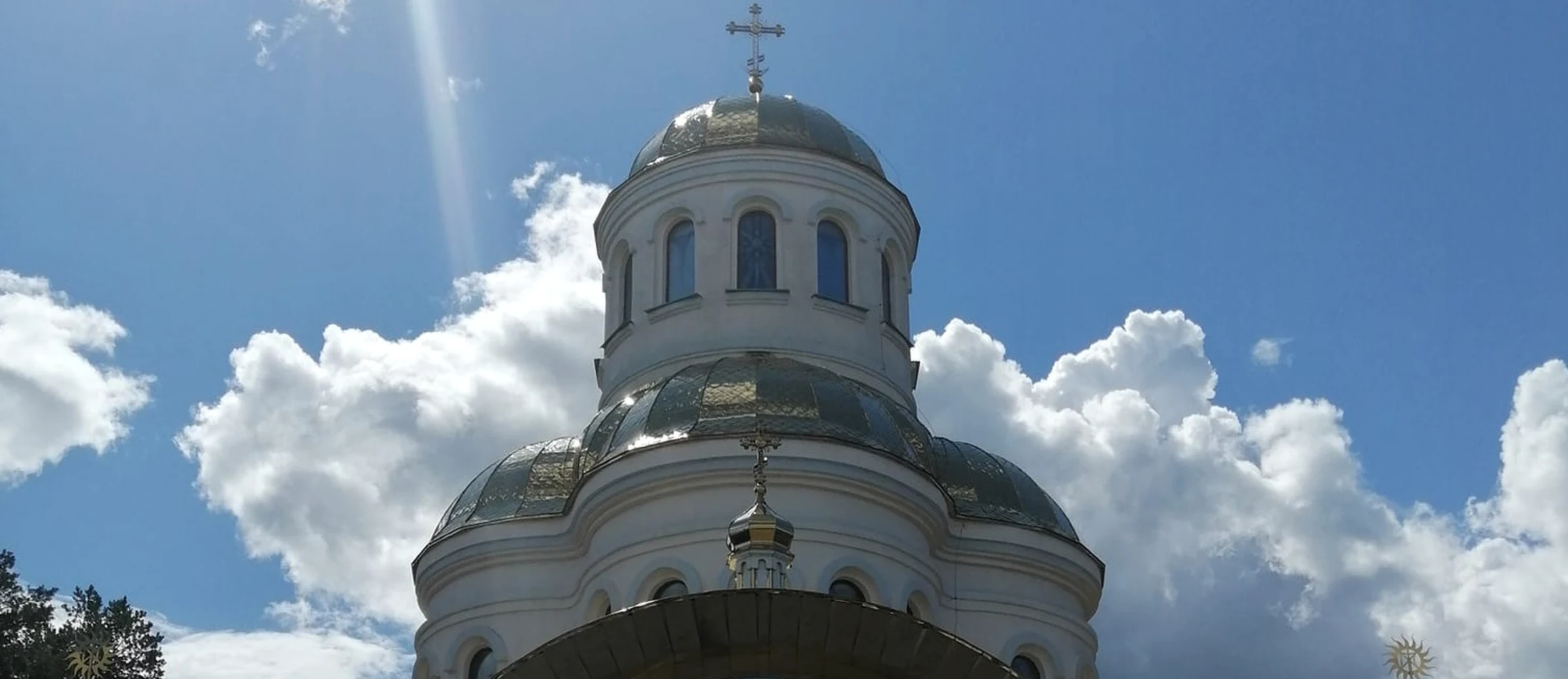 Храм Різдва Пресвятої Богородиці у Лютежі
