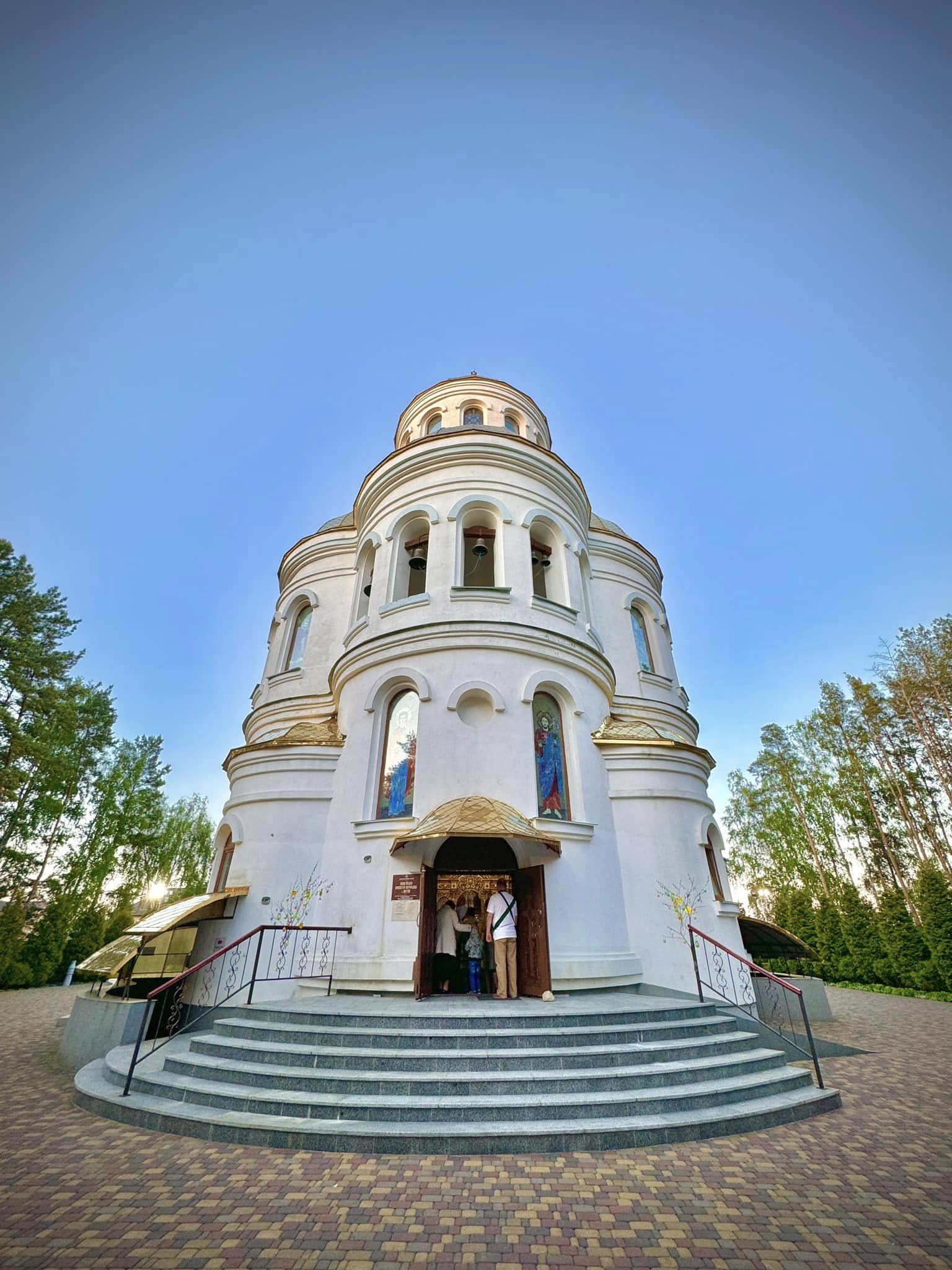 Храм у Лютежі