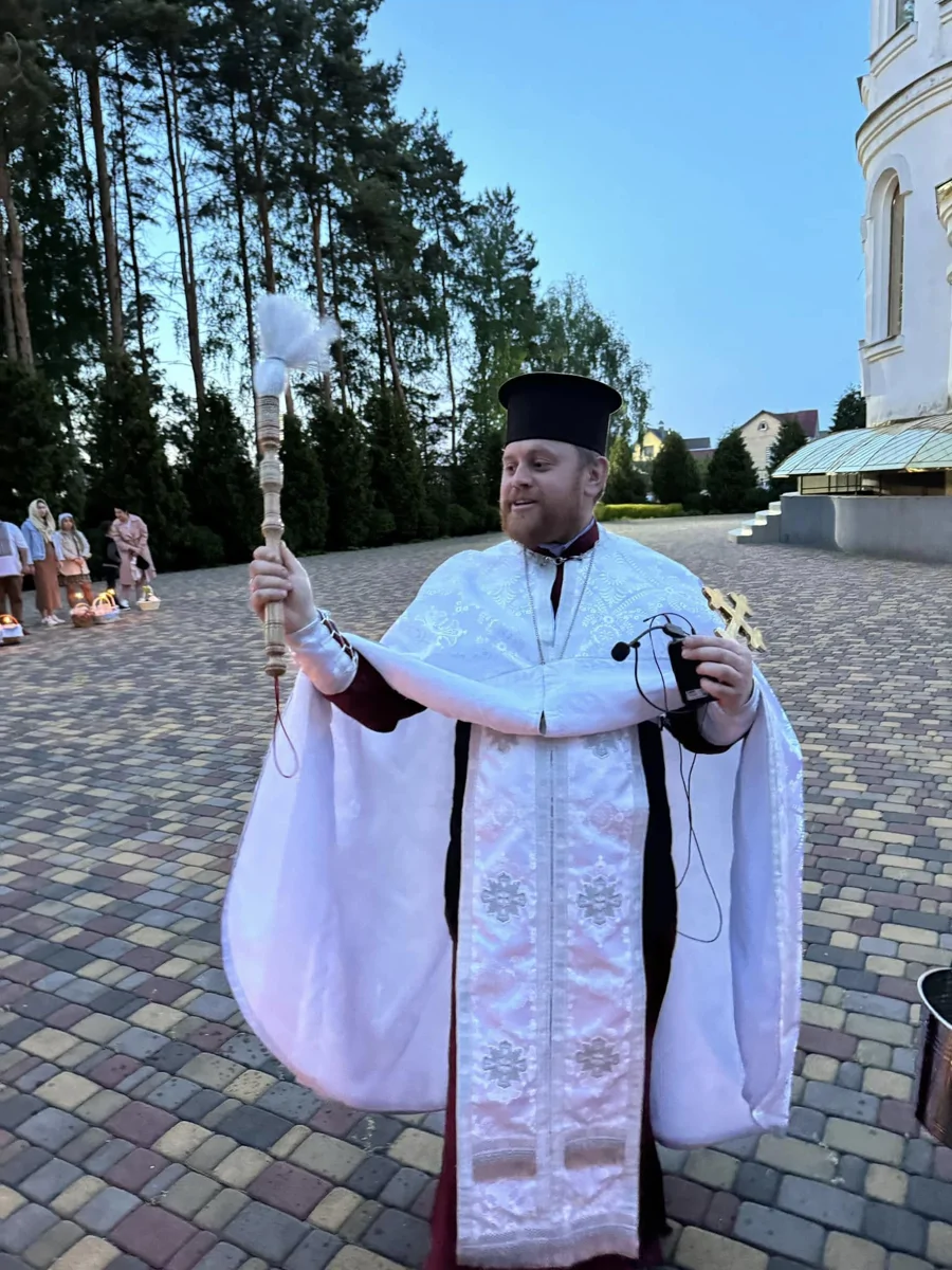 Духовенство — настоятель